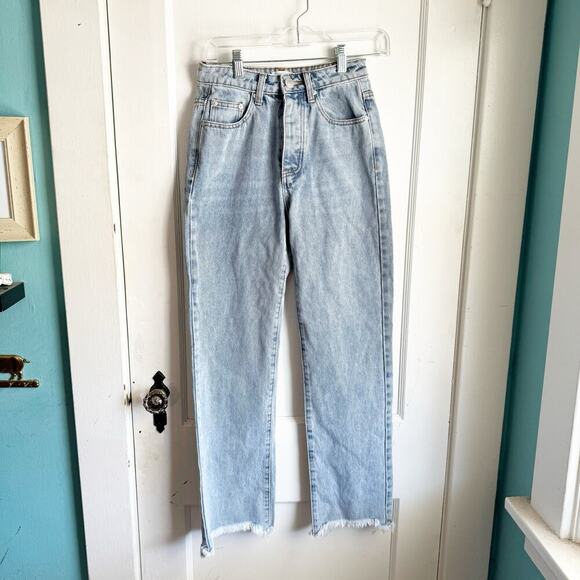 Superdown REVOLVE Marilyn Light Blue Wash Denim Jean Raw Hem Button Fly Size 25 - Picture 3 of 13